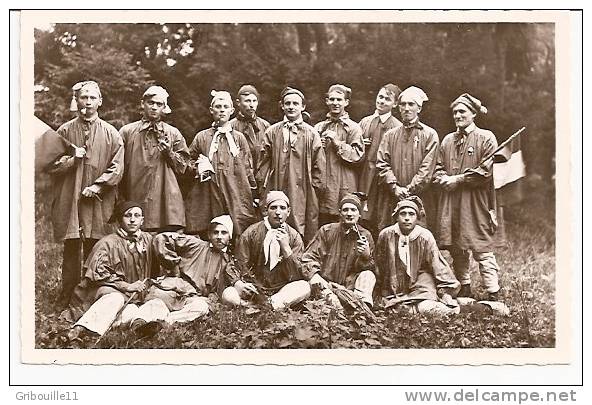 BOULAY  -   ** GROUPE FOLKLORIQUE - LIBERATION 1918 ** - CARTE PHOTO VENDUE AU PROFITDU NOUVEAU MONUMENT AUX MORTS - - Boulay Moselle