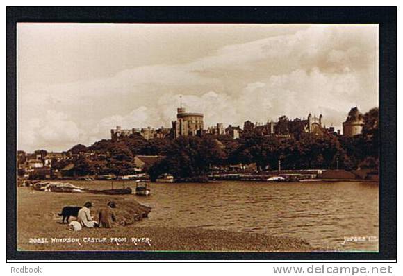 Judges Real Photo Postcard Windsor Castle From River Thames Berkshire - Ref 218 - Windsor Castle