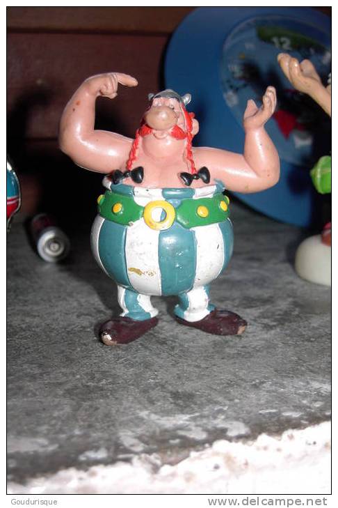 ASTERIX FIGURINE OBELIX MAIN EN L´AIR TOCTOC - Asterix