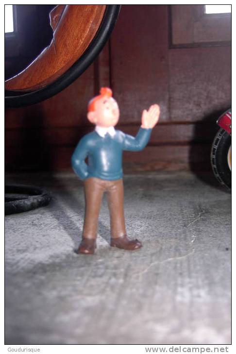 TINTIN FIGURINE TINTIN MAIN EN L´AIR   MARQUE LE LOMBARD HERGE - Tintin