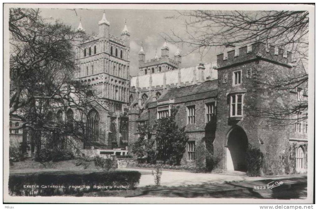 Exeter Cathedral From Bishop´s Palace - Exeter