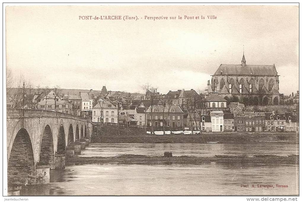 C.P. A   (   PONT-de-L´ARCHE  " Perspective Sur Le Pont Et La Ville " Belle Prise De Vue  ) - Pont-de-l'Arche