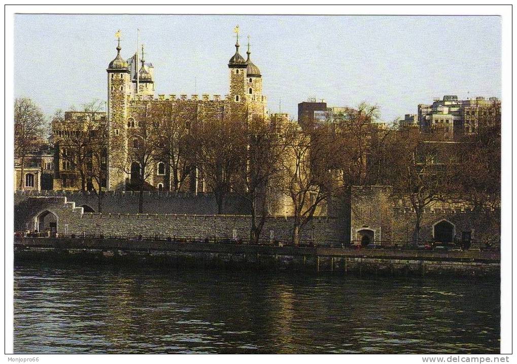 CPM De The Tower Of London From The River Thames (La Tour De Londres Et La Tamise) - River Thames