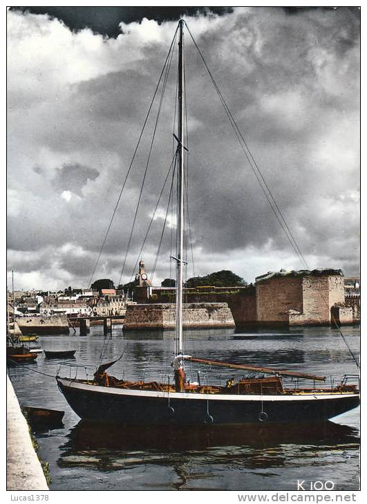 29 / CONCARNEAU / AVANT PORT / JOLIE CPSM 1966 - Concarneau