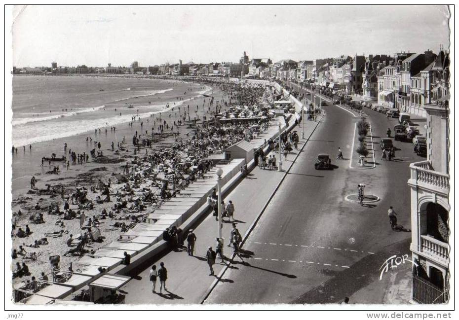 CPSM-994 - LES SABLES D'OLONNE - VUE GENERALE DE LA PLAGE ET DU REMBLAI - 15x10 - Sables D'Olonne