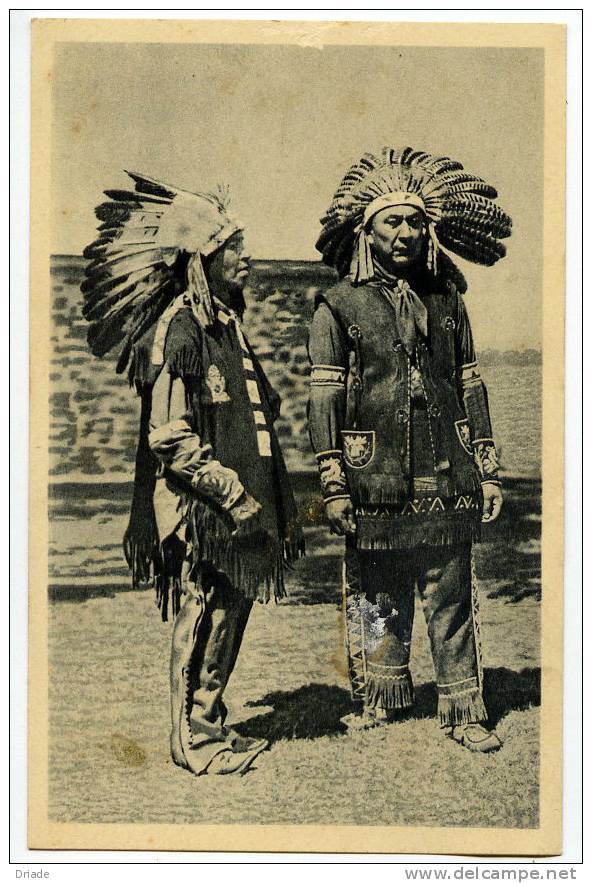 CARTOLINA FORMATO PICCOLO INDIANI D´AMERICA CAPI IROQUOIS CAUGHNAWAGA INDIANS - Indianer