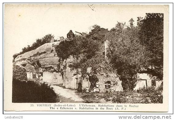 CPA 37.-VOUVRAY.-L'Echeneau, Habitations Dans Le Rocher.-Petits Personnages-BHV 736 - Vouvray