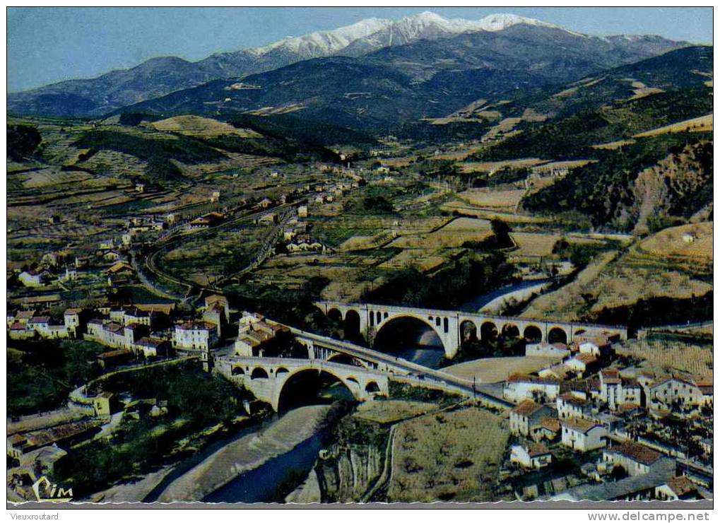 CPSM.  CERET. VUE AERIENNE SUR LA VALLEE DU TECH. LES TROIS PONTS ET LE CANIGOU. DATEE 1967. DENTELLEE. - Ceret