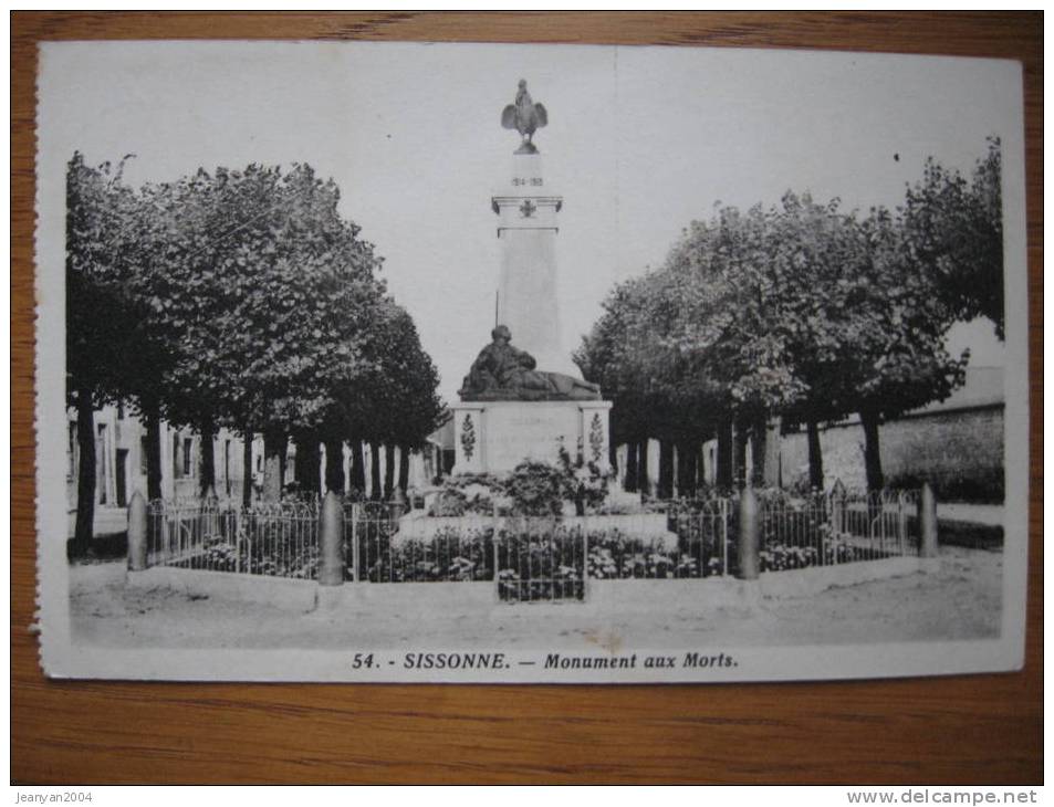 CPA Sissonne Laon Aisne 02 Picardie Monument Aux Morts Timbre Type Paix Laurens 40c Mauve Et 50c Rouge - Sissonne