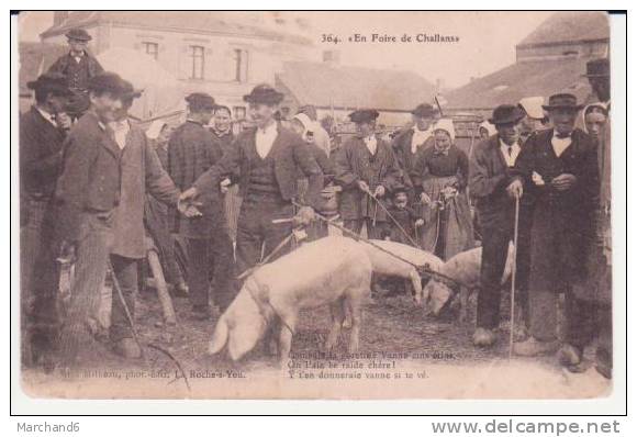 VENDEE . CHALLANS . EN FOIRE MARCHE AUX COHONS BEAU PLAN (plie A Droite Bas) - Challans