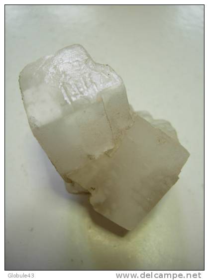 SEL Ou  HALITE CRISTAUX DE 2,5 Cm POLOGNE  6 X 4 CM - Minéraux