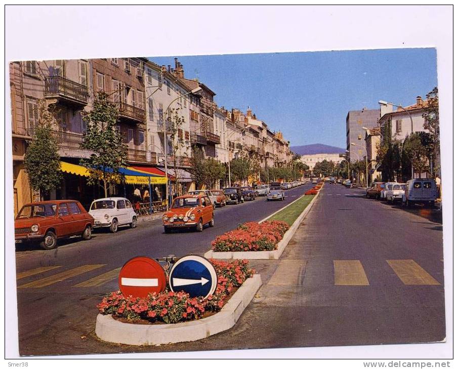 83 - Draguignan - Le Boulevard Clemenceau - Draguignan