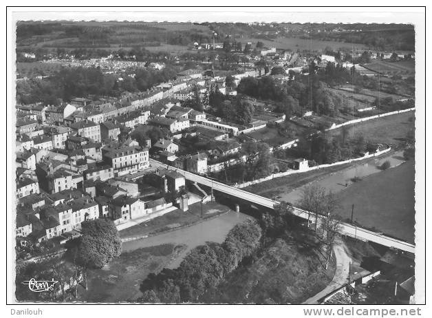 88 // MIRECOURT, Vue Générale Et Le Madon, CPSM 150 X 105, Ed Combier - Mirecourt