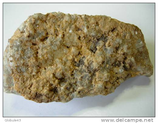 FLUORINE INCOLORE CRISTALISEE (cubes De 2 à 5 Mm) SUR FLUORINE VERTE LA TOURETTE JOSAT 16 X 9 CM - Mineralen