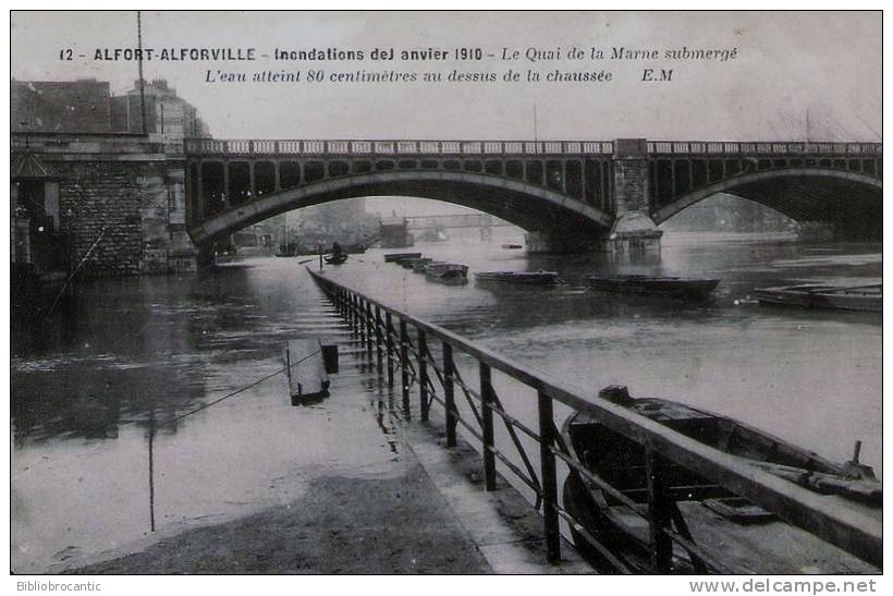D94 - ALFORTVILLE - INONDATIONSDE JANVIER 1910 - LE QUAI DE LA MARNE SUBMERGE + PUB "Bonbonnière" Café-bar - Alfortville