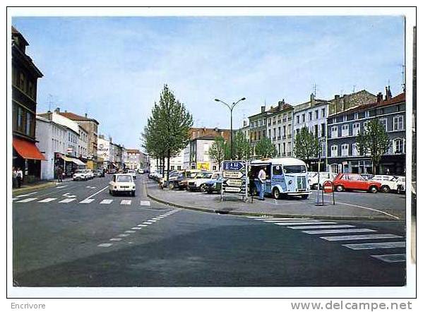 Cpm BOULAY Place De La Republique Vente à La Camionnette TUBE CITROEN    10328 Pierron - Boulay Moselle