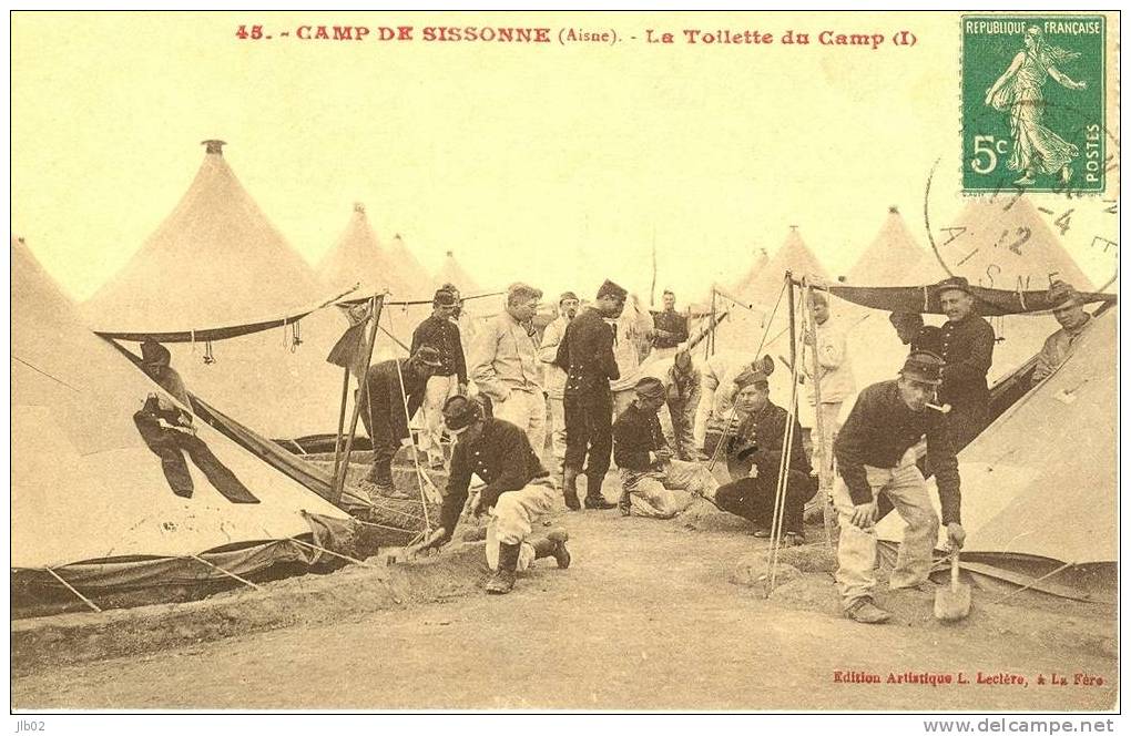 45 - Camp De  Sissonne (Aisne) - LaToilette Du Camp( I) - Sissonne