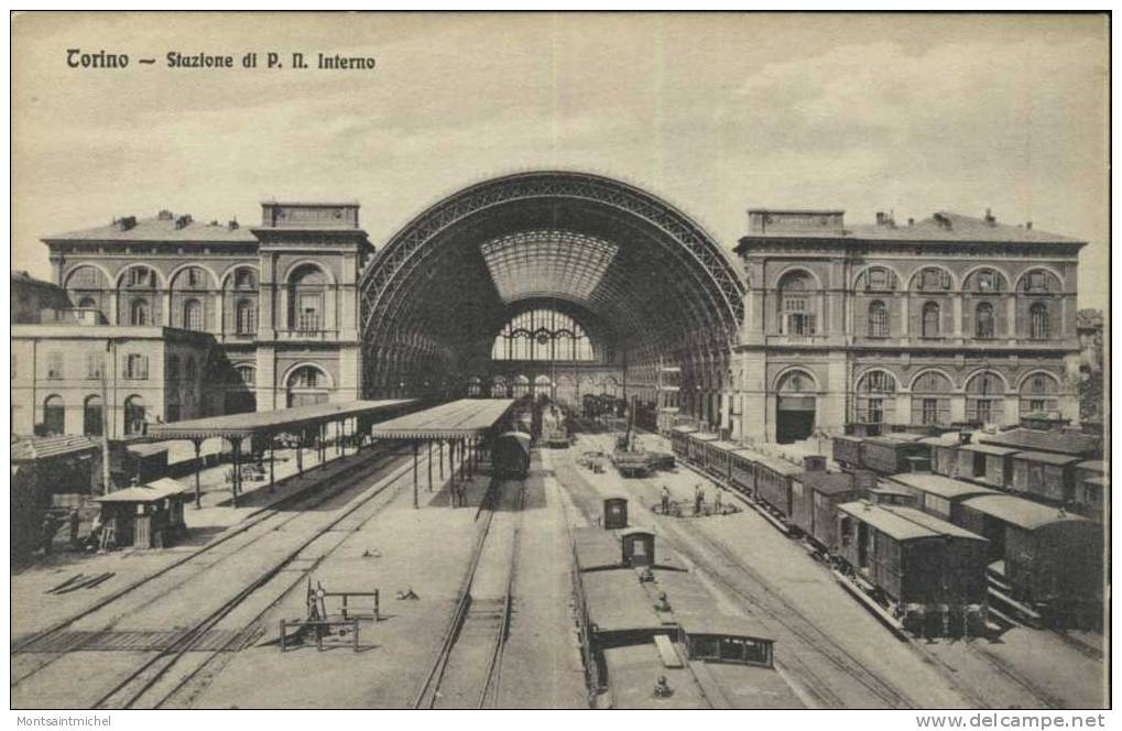 Torino. Italie. Stazione Di P. M. Interno. Trains En Gare. - Transportes
