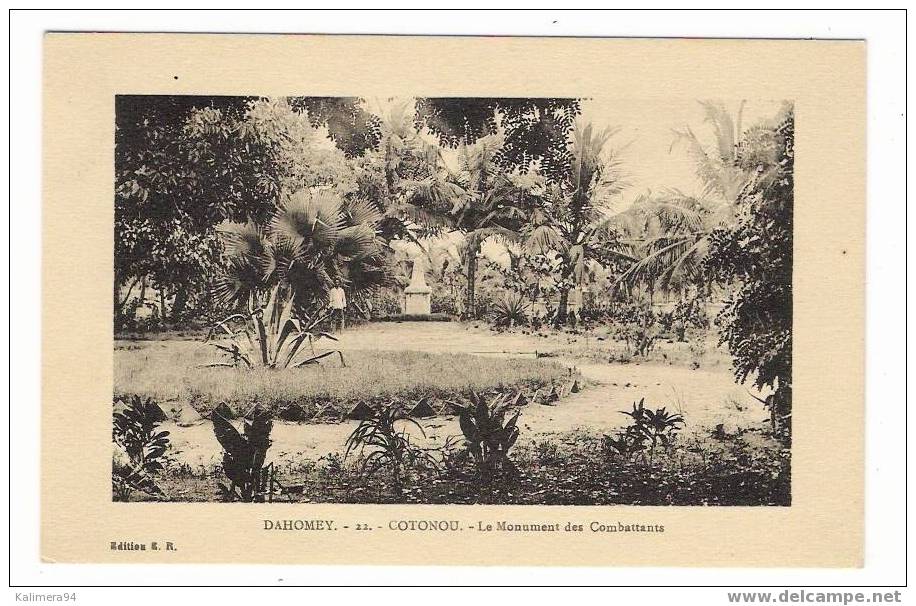 DAHOMEY  /  COTONOU  /  LE  MONUMENT  DES  COMBATTANTS  /  Edition  E. R.  N° 22 - Dahomey