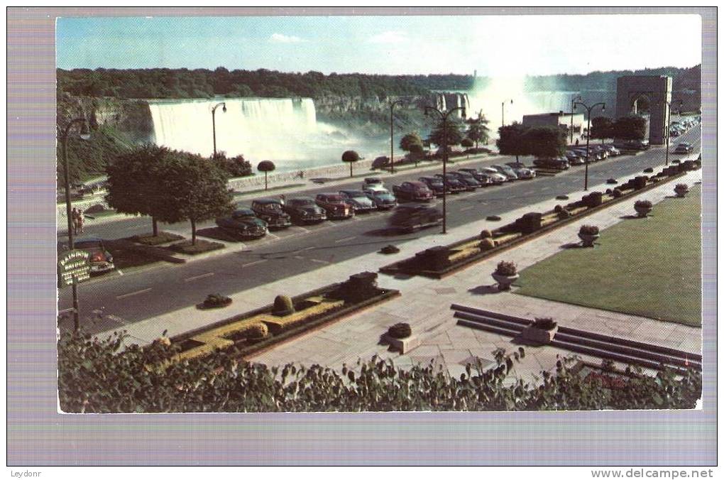 The American And Canadian Falls, Niagara Falls, Ontario, Canada - Niagarafälle