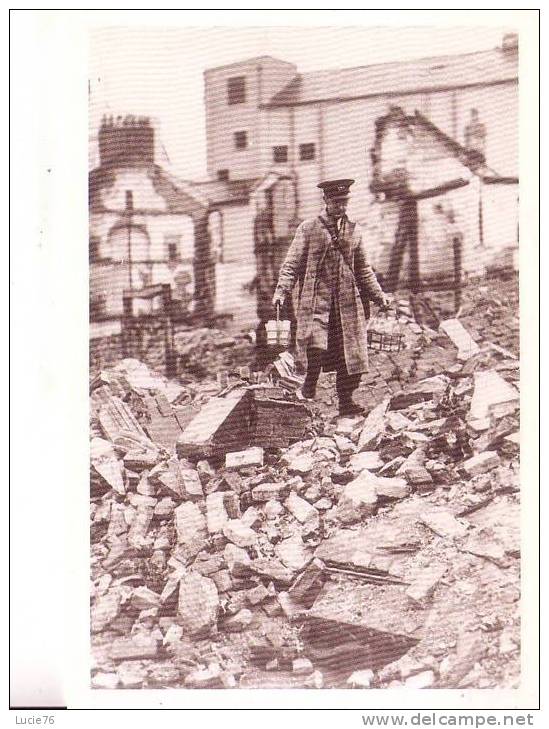 Carte De La Collection Du 20ème Siècle - La Tournée Du Laitier Après Un Bombardement Allemand Sur LONDRES - Guerre 1939-45