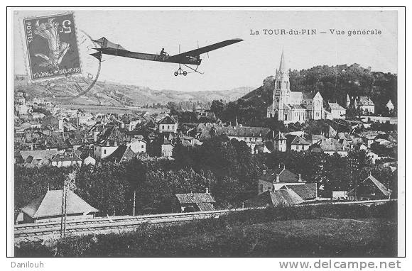 38 // LA TOUR DU PIN, Vue Générale, Avec Avion Dans Le Ciel, - La Tour-du-Pin