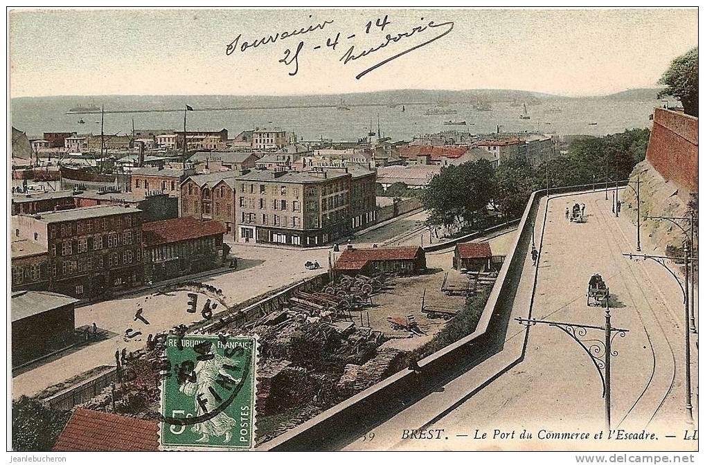 C . P . A   ( BREST  "le Port De Commerce Et L´escadre " Belle Prise De Vue  - Animée  ) - Brest