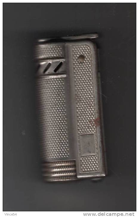 BRIQUET TEMPETE  A ESSENCE - CREDIT AGRICOLE MUTUEL - Fabriqué En Autriche - Other & Unclassified