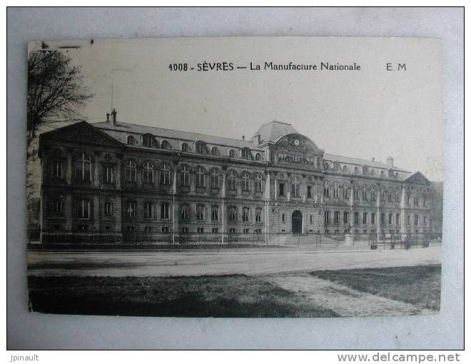 SEVRES - La Manufacture Nationale - Sevres