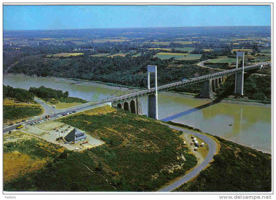 Carte Postale  56.  La Roche-Bernard  Et Le Nouveau Pont Sur La Vilaine Vue D´avion Trés Beau Plan - La Roche-Bernard