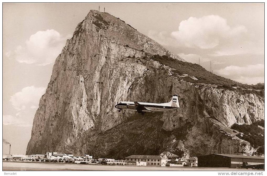 VISCOUNT TAKING OFF AT GIBRALTAR - Gibraltar