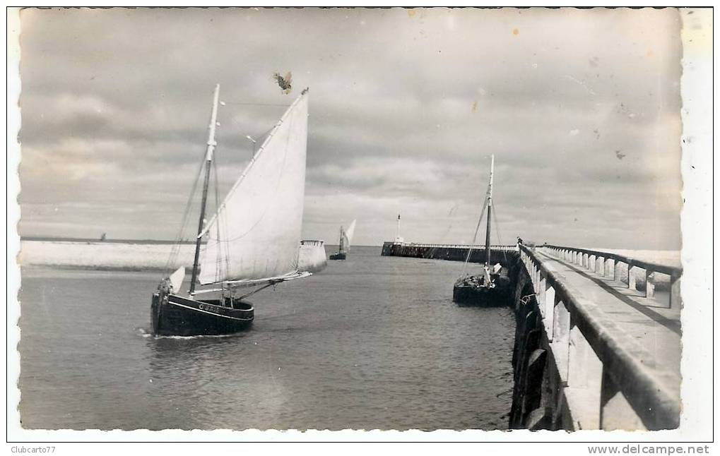 Grandcamp-les-Bains : Entrée D'une Barque Au Port 1952 (animée) - Altri & Non Classificati