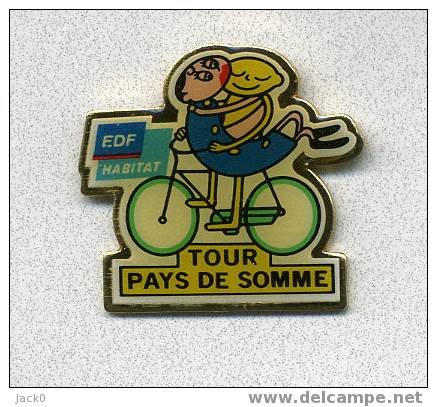 * Pin's  EDF, Sport  Cyclisme  TOUR  PAYS  DE  SOMME  Sponsor  E D F  Habitat  ( 80 ) - Cycling