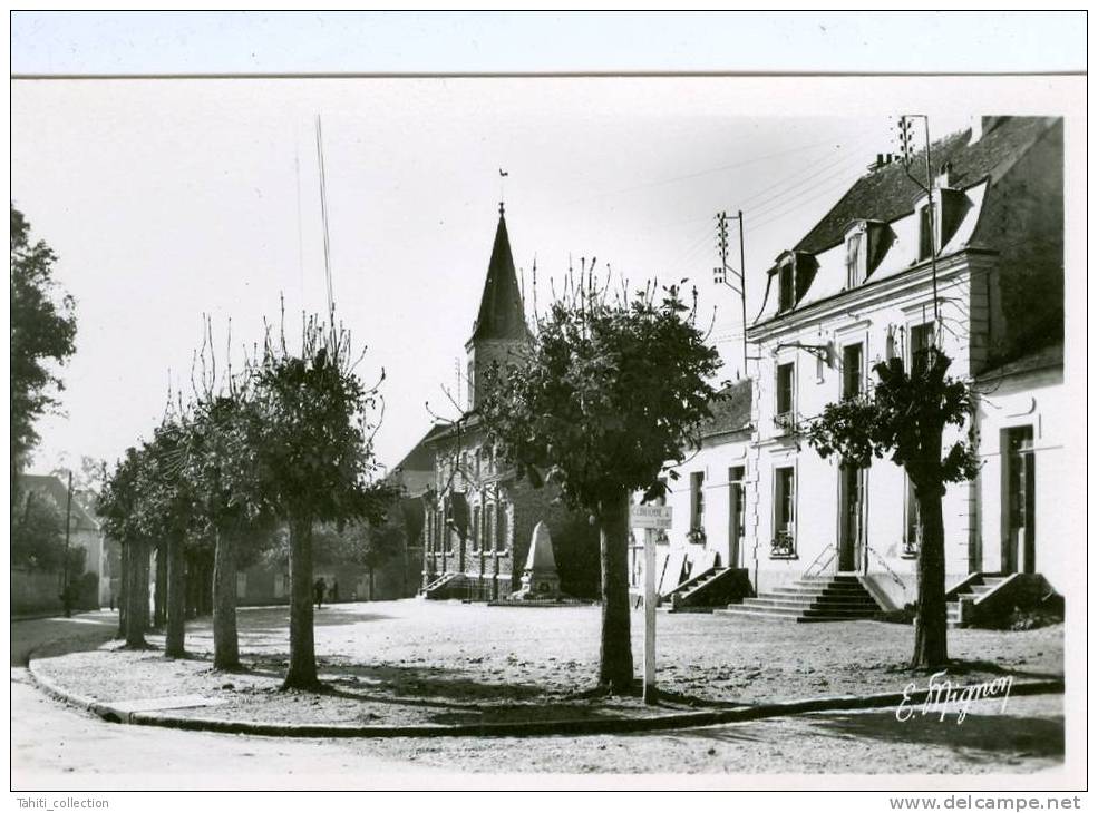 VILLECRESNES - Place De La Mairie - Villecresnes