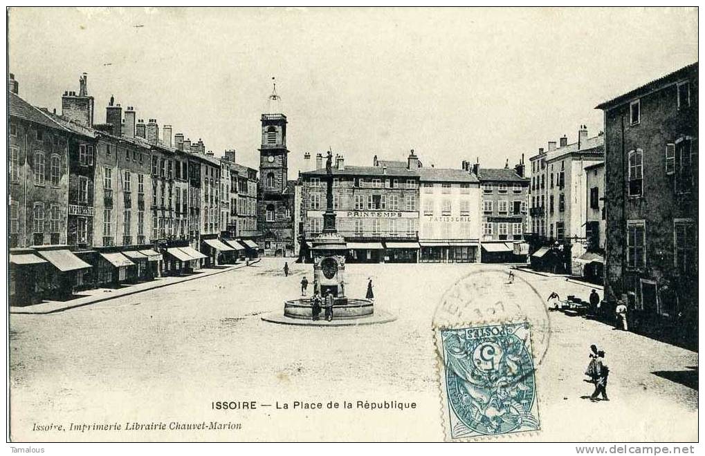 63 - ISSOIRE - La Place De La République  - FONTAINE - COMMERCE - - Issoire