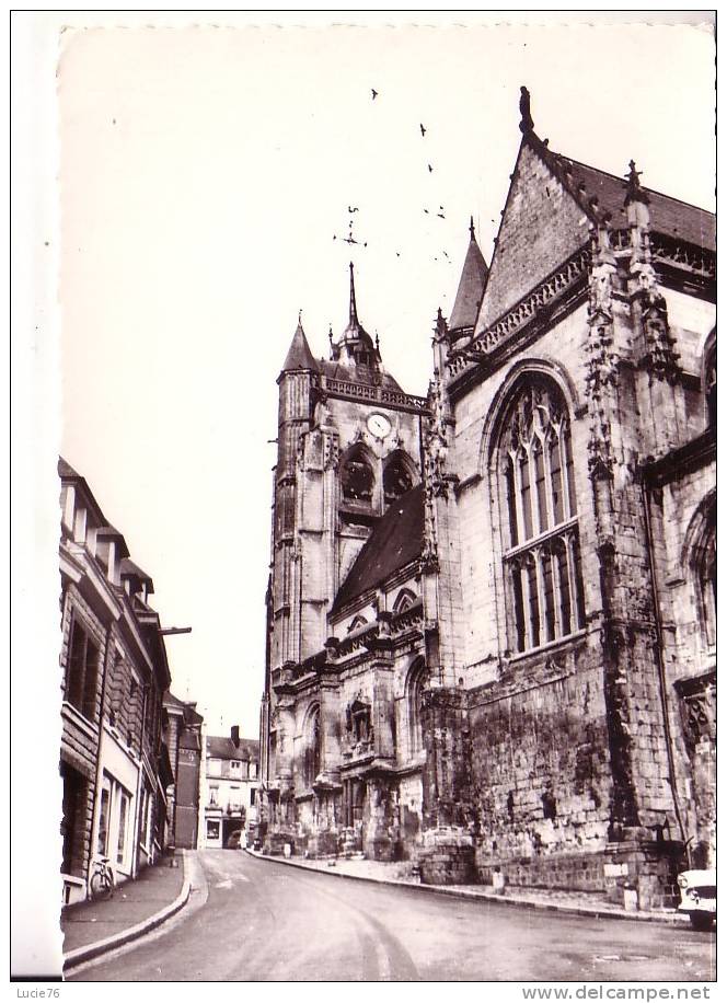 AUMALE -  Vue De L´Eglise  - N°  7 260 04 - Aumale