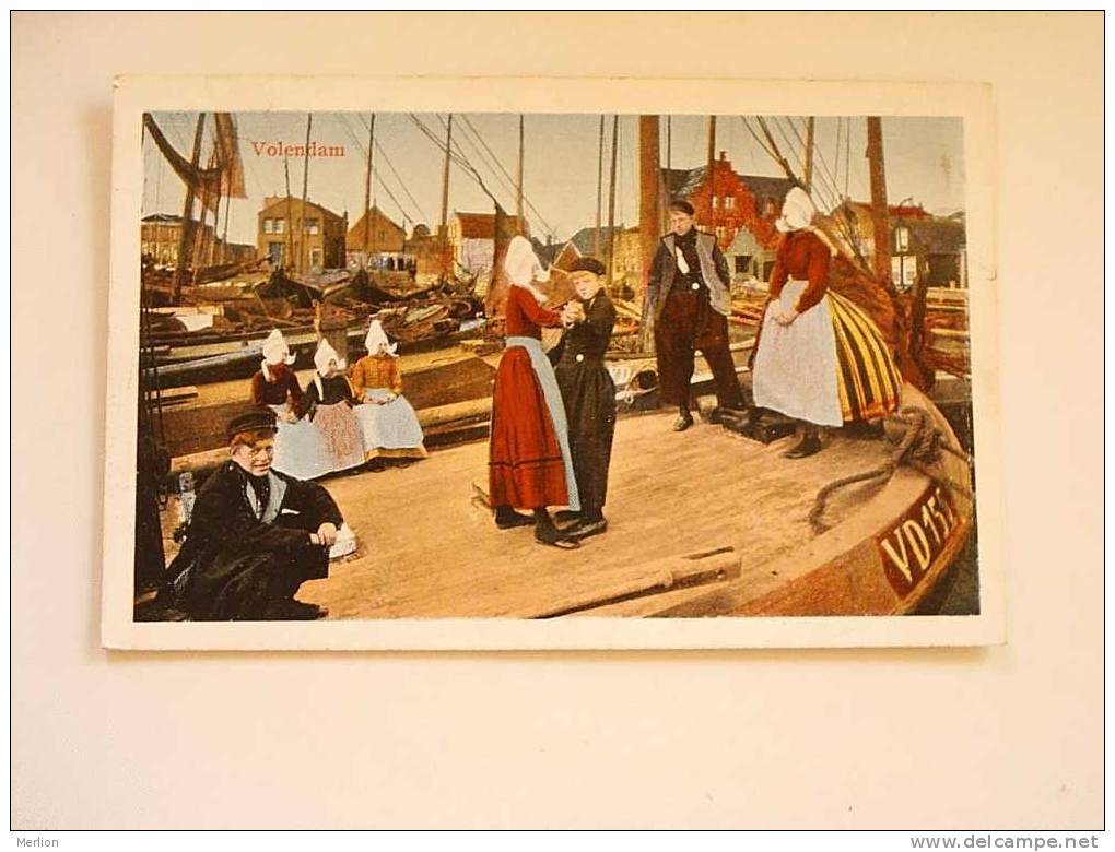 Volendam -Dancers -Costumes  -animation - Cca 1910's    VF  D37379 - Volendam