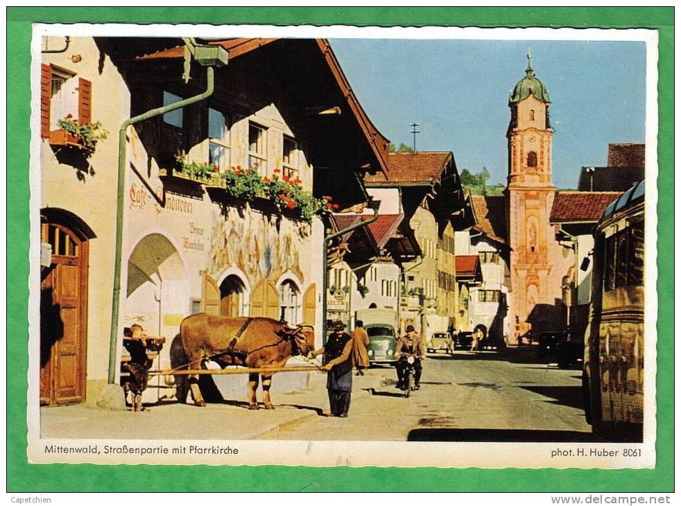 MITTENWALD - STRASSENPARTIE MIT PFARRKIRCHE - Mittenwald