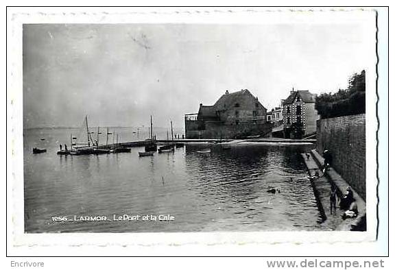Cpsm LARMOR Port Et La Cale - Quelques Courageux Baigneurs ! 1256 Cigogne - Larmor-Plage