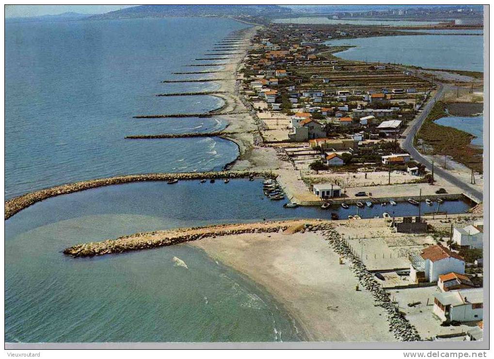 CPSM.  FRONTIGNAN PLAGE. VUE AERIENNE SUR LA PLAGE. FOND COLLINE MONT ST CLAIRE SETE. DATEE 1973. - Frontignan