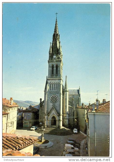 VERNOUX En Vivarais L' église ( Mur Peint Dubonnet ) - Vernoux