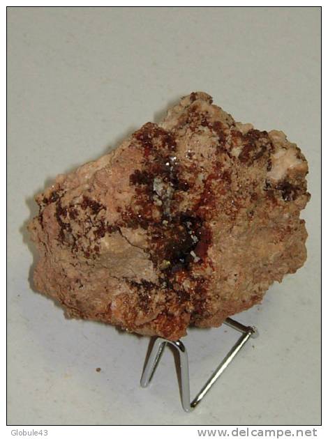 VANADINITE  MIBLADEN MAROC  9,5 X 8 Cm - Mineralen