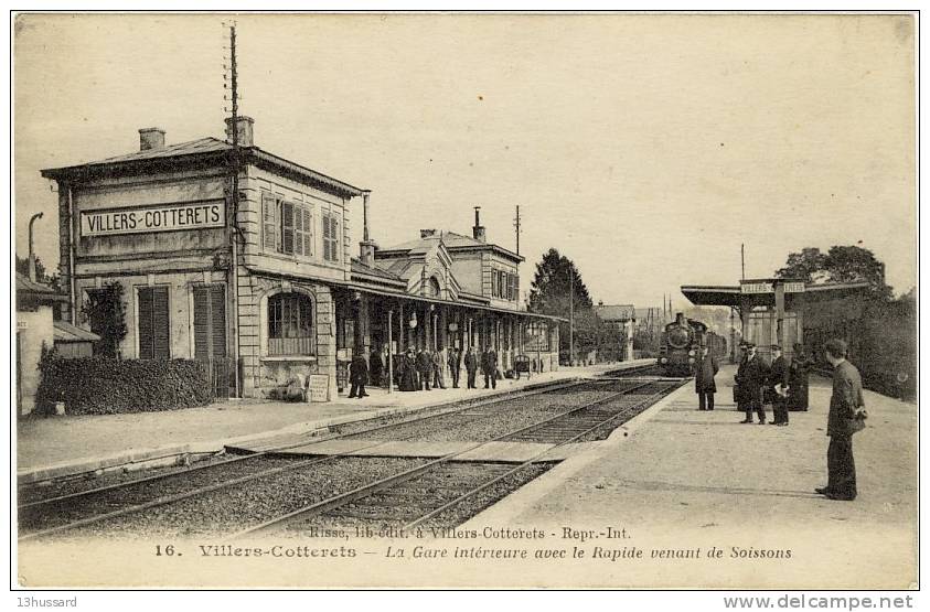 Carte Postale Ancienne Villers Cotterets - La Gare Avec Le Rapide De Soissons - Chemin De Fer, Trains - Villers Cotterets