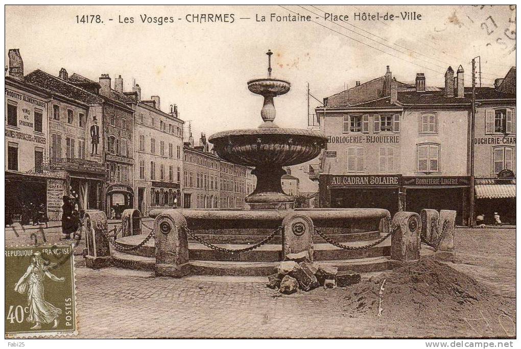 CHARMES La Fontaine Place De L'hôtel De Ville - Charmes