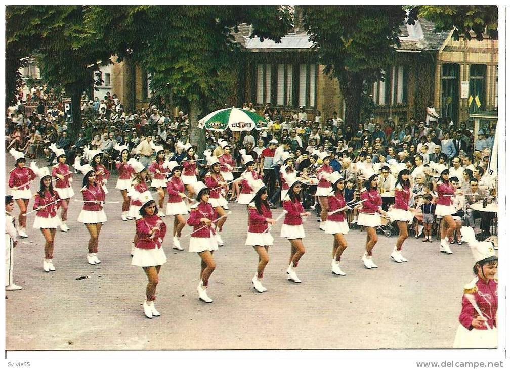 TARBES-carte Officielle Des Majorettes De Tarbes - Tarbes