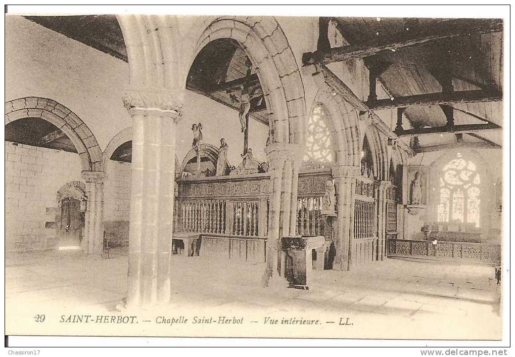 29  -   St-HERBOT    - Chapelle St-Herbot  -  Vue Intérieure - Saint-Herbot