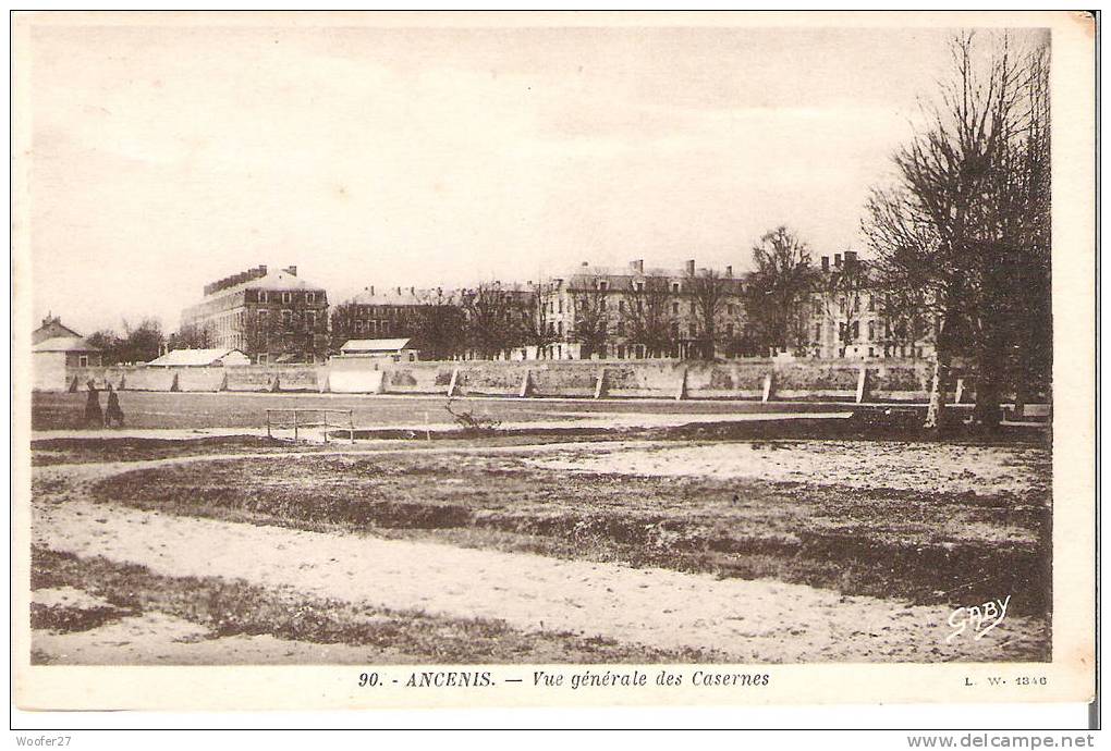 CPA ANCENIS  Vue Générale Des Casernes - Ancenis