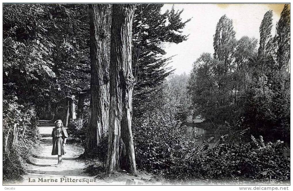 Le Sentier De Champigny à Chennevières - Champigny