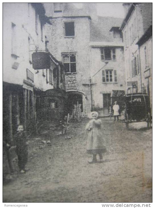 FELLETIN - Ancienne Rue De Felletin - Les Auvents - Animée - Felletin