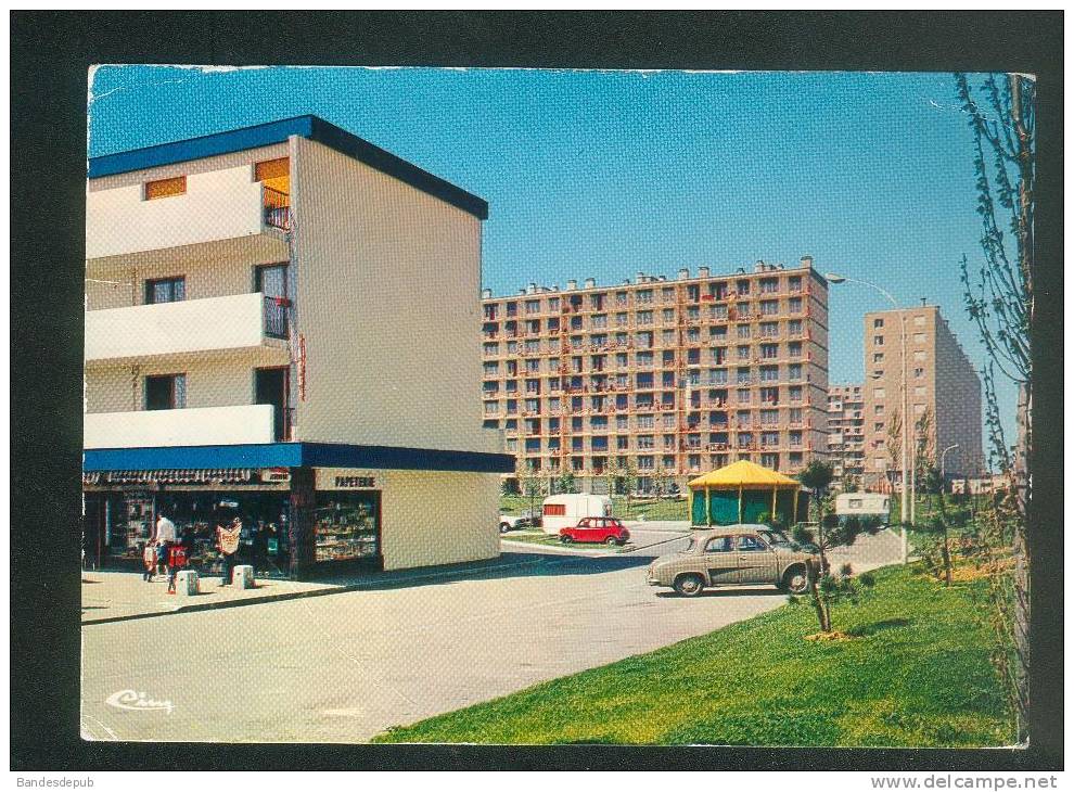 Montgeron (91) - Centre Commercial La Forêt ( Automobile Renault Dauphine Caravane Mini Cooper Quartier HLM H.L.M CIM) - Montgeron